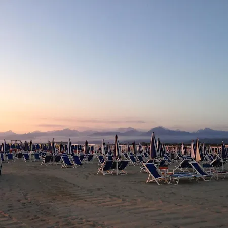 Chalet Mobile / - Paradiso Toscane Viareggio